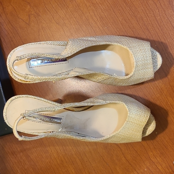 H by Halston Gold Slingback Platform Heels - Picture 5 of 6